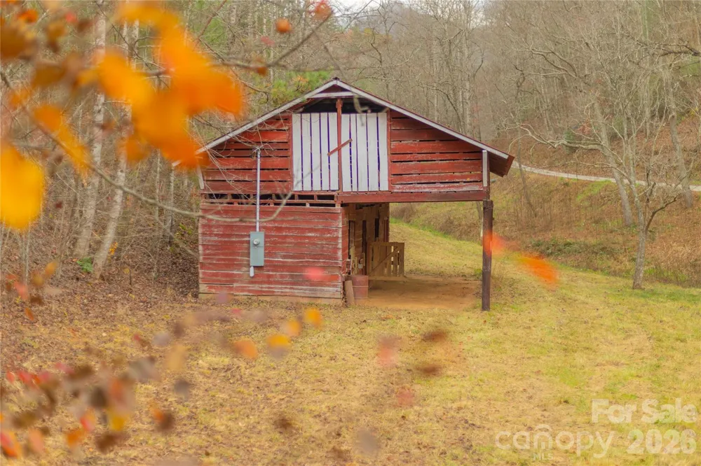 104 Robin Lane Bryson City, NC 28713