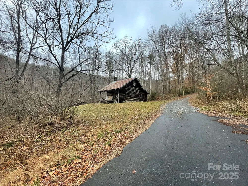 805 Sparkling Falls Road Whittier, NC 28789