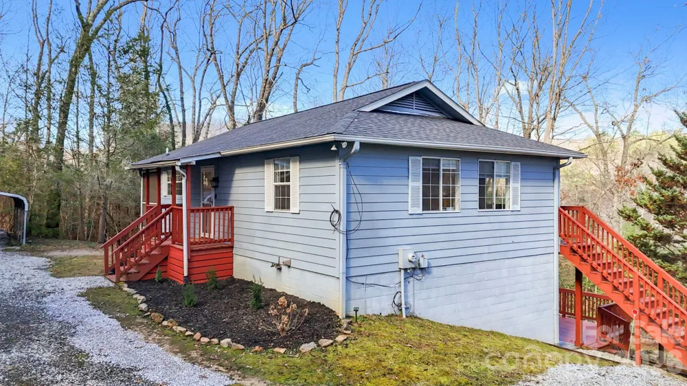 124 Flat Creek Drive Lake Toxaway, NC 28747