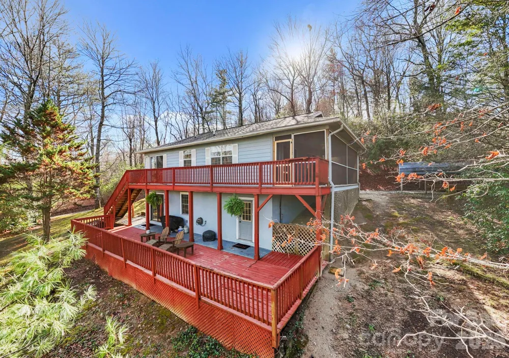 124 Flat Creek Drive Lake Toxaway, NC 28747
