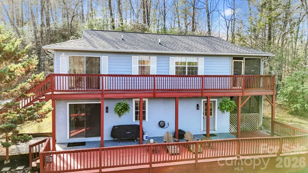 124 Flat Creek Drive Lake Toxaway, NC 28747