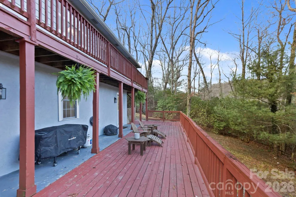 124 Flat Creek Drive Lake Toxaway, NC 28747