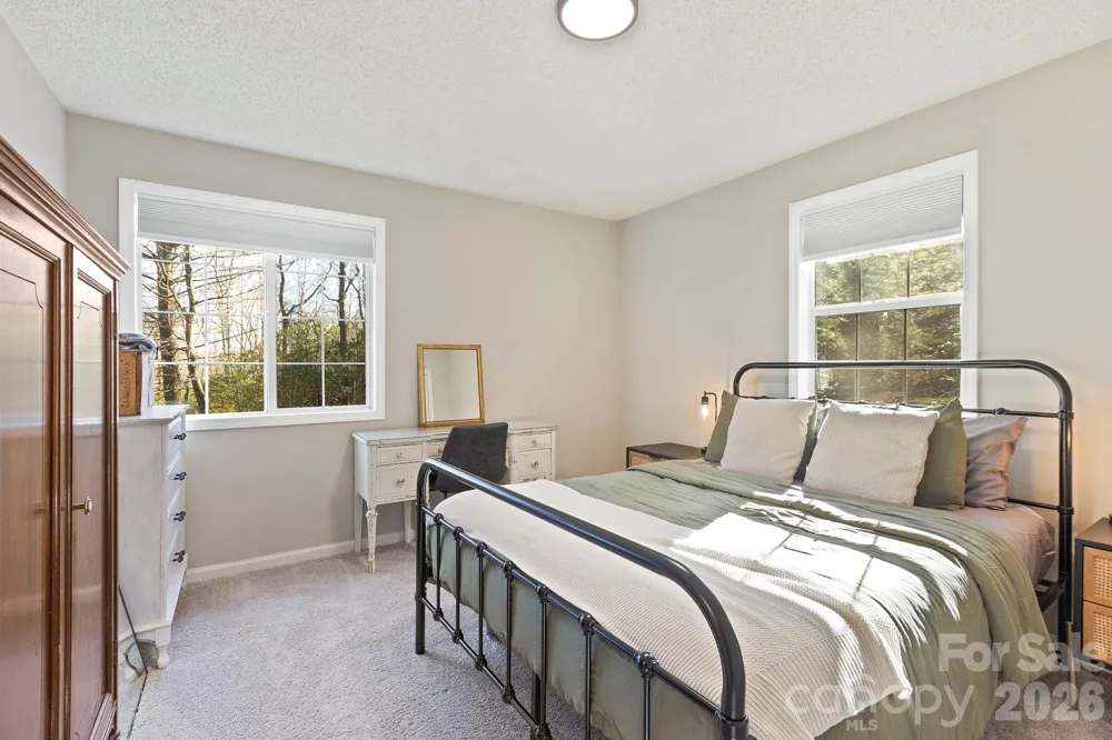 124 Flat Creek Drive Lake Toxaway, NC 28747