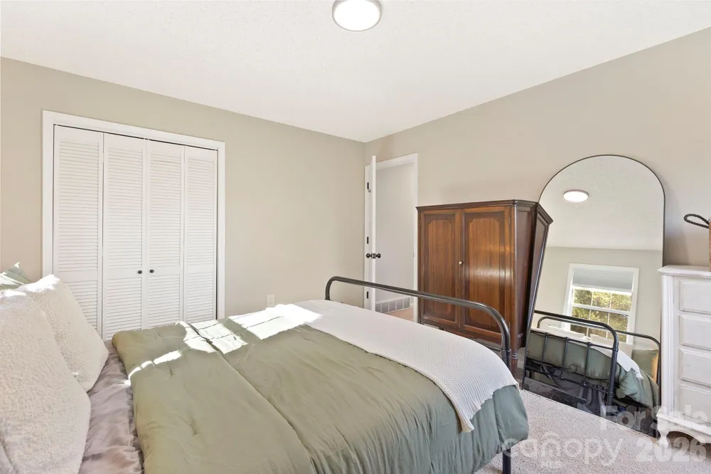 124 Flat Creek Drive Lake Toxaway, NC 28747