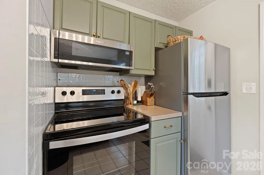 124 Flat Creek Drive Lake Toxaway, NC 28747