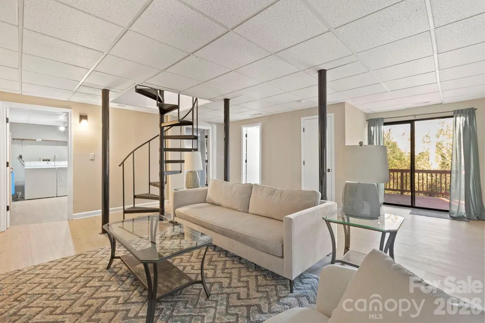 124 Flat Creek Drive Lake Toxaway, NC 28747