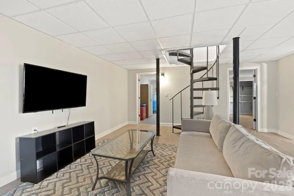 124 Flat Creek Drive Lake Toxaway, NC 28747