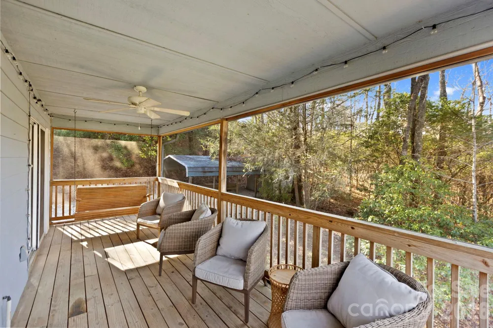 124 Flat Creek Drive Lake Toxaway, NC 28747