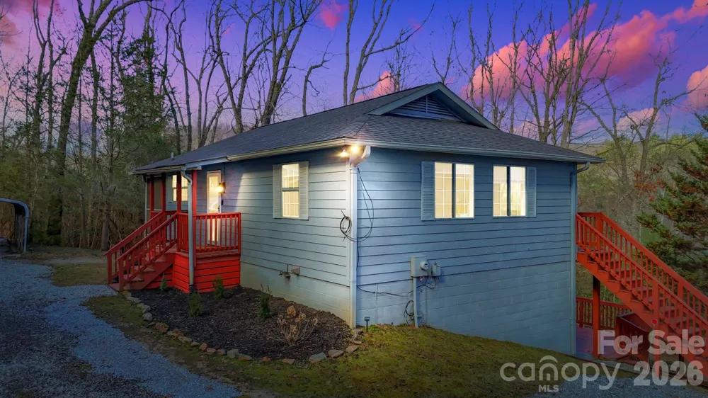 124 Flat Creek Drive Lake Toxaway, NC 28747