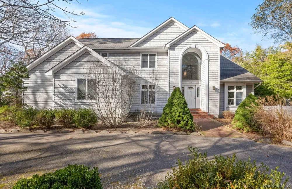 16 Georgica Woods Lane Wainscott, NY 11975
