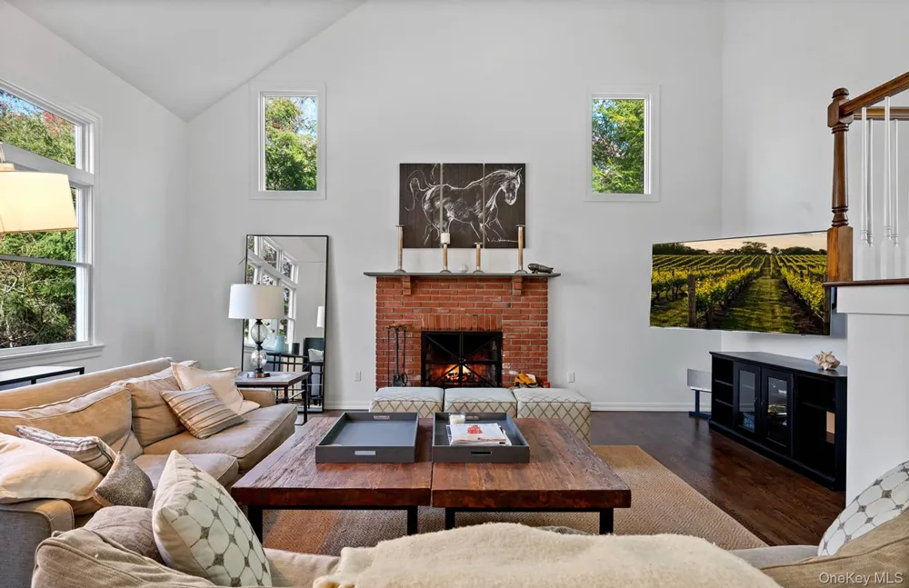 16 Georgica Woods Lane Wainscott, NY 11975