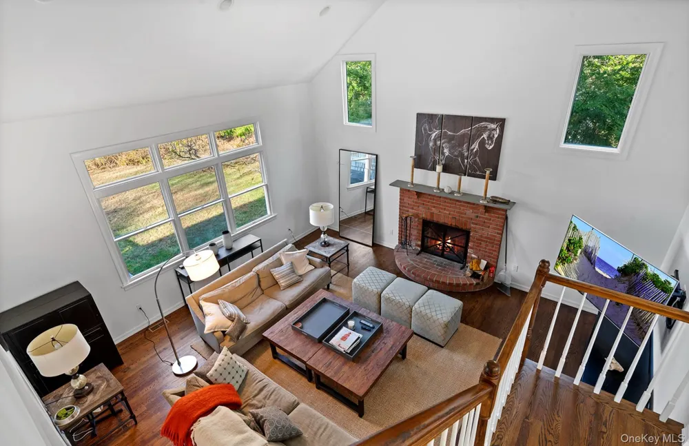 16 Georgica Woods Lane Wainscott, NY 11975