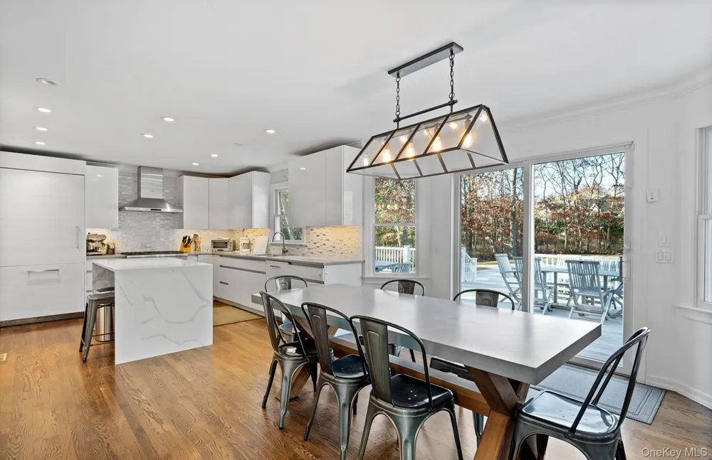 16 Georgica Woods Lane Wainscott, NY 11975