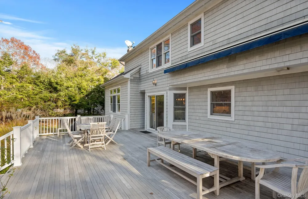 16 Georgica Woods Lane Wainscott, NY 11975