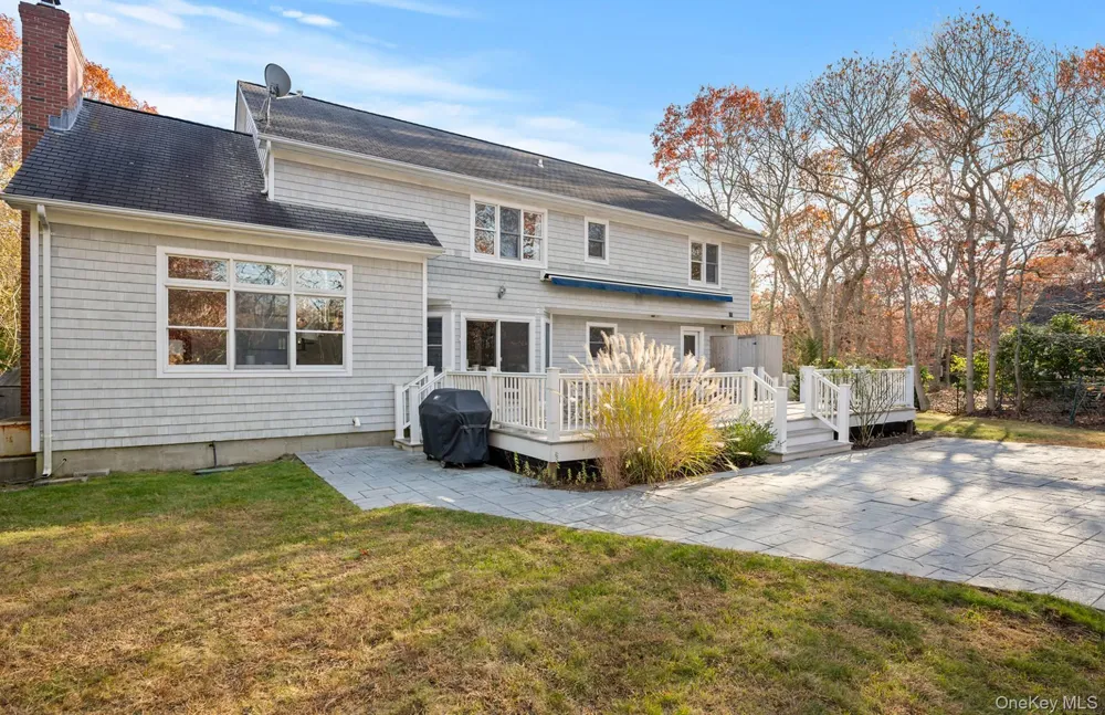 16 Georgica Woods Lane Wainscott, NY 11975