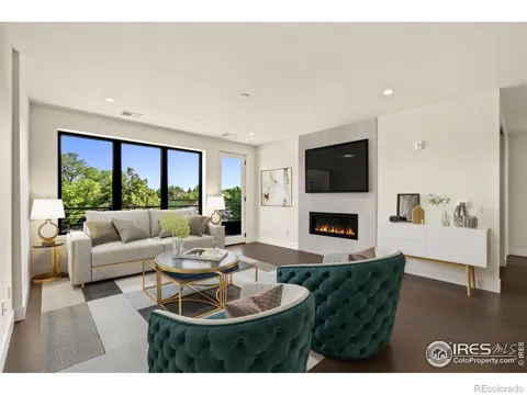 205 E 6th Street #303