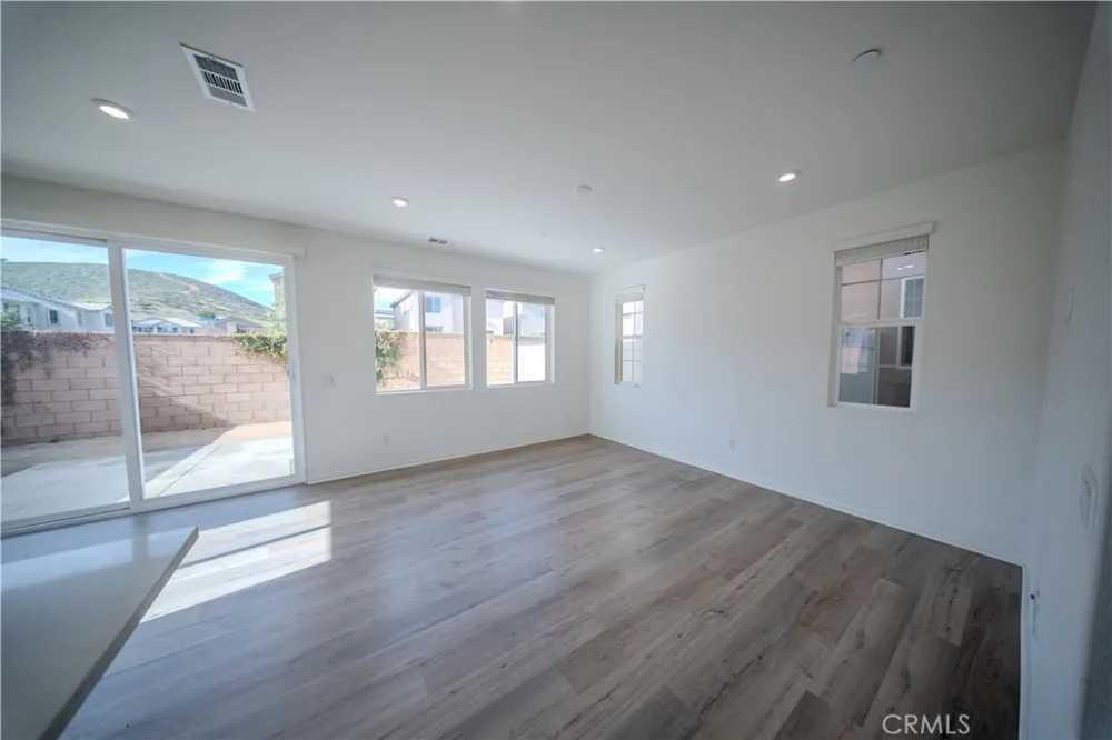 558 Pablo Rd Lake Elsinore, CA 92530