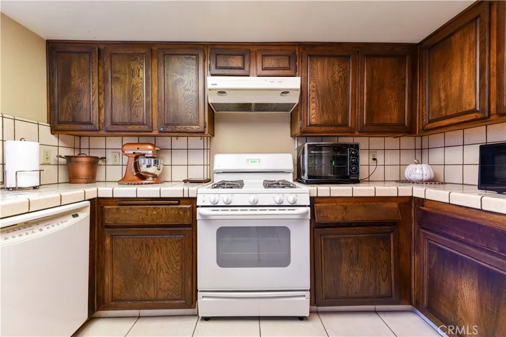2890 Huntington #110 Fresno, CA 93721
