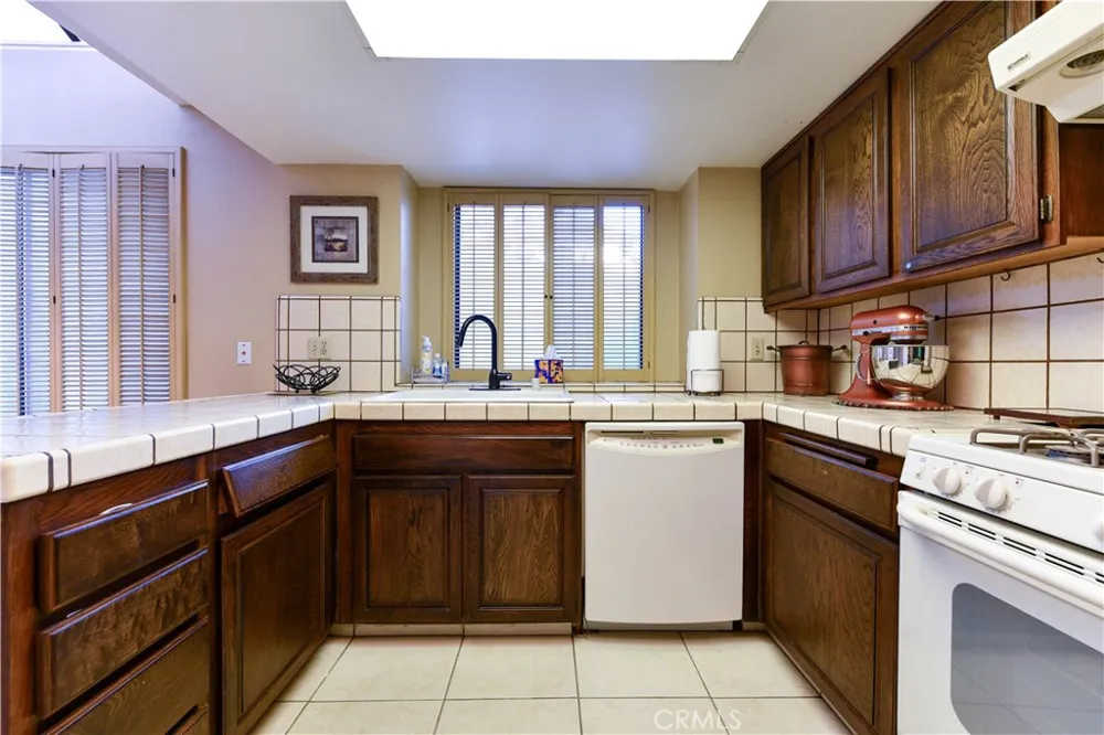 2890 Huntington #110 Fresno, CA 93721