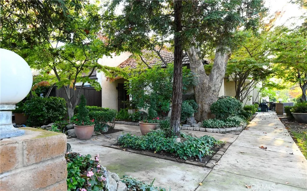 2890 Huntington #110 Fresno, CA 93721