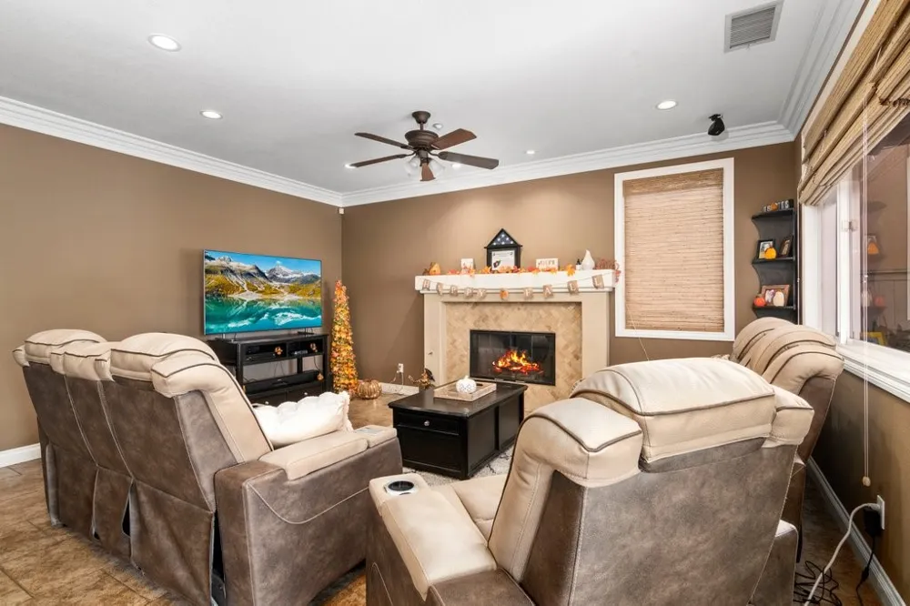 1857 Autumn Vista, CA 92084