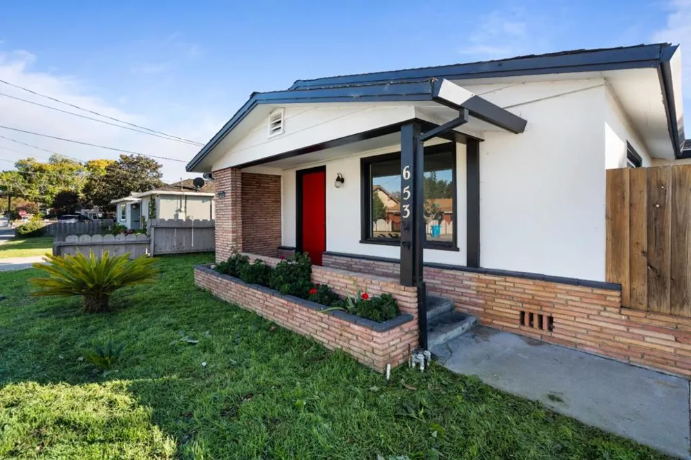 653 South Street Hollister, CA 95023