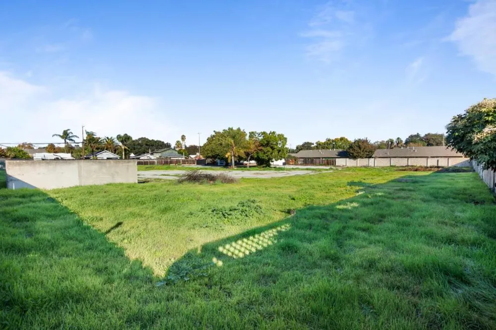 653 South Street Hollister, CA 95023
