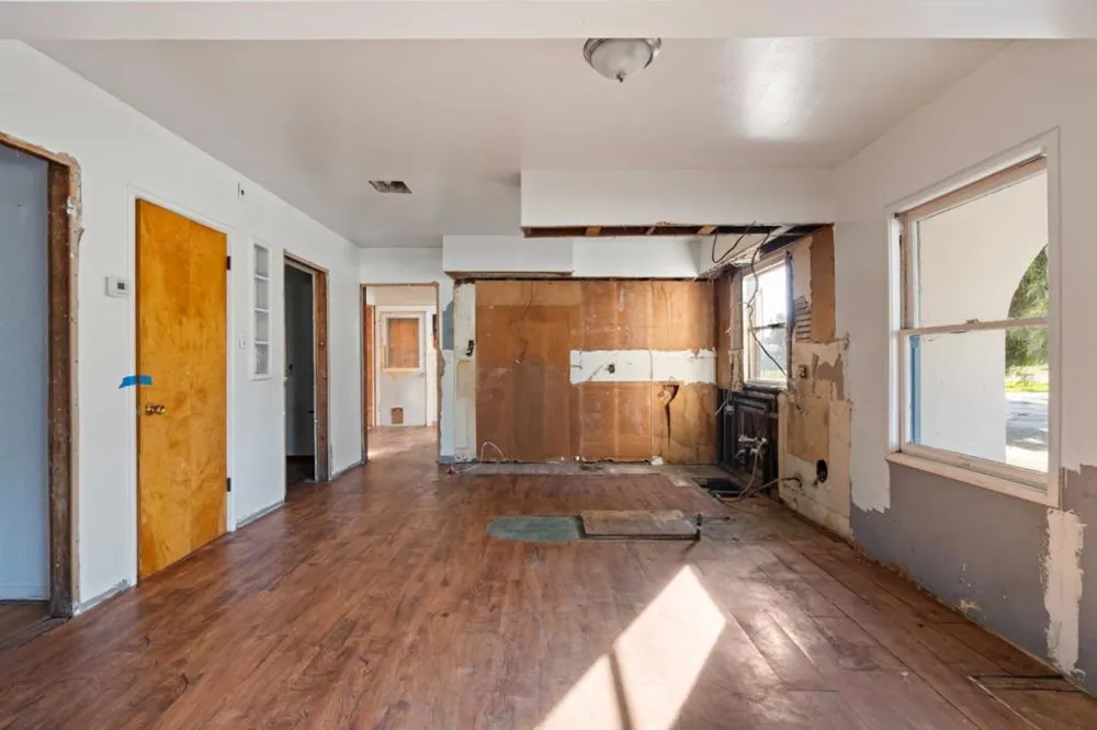 653 South Street Hollister, CA 95023