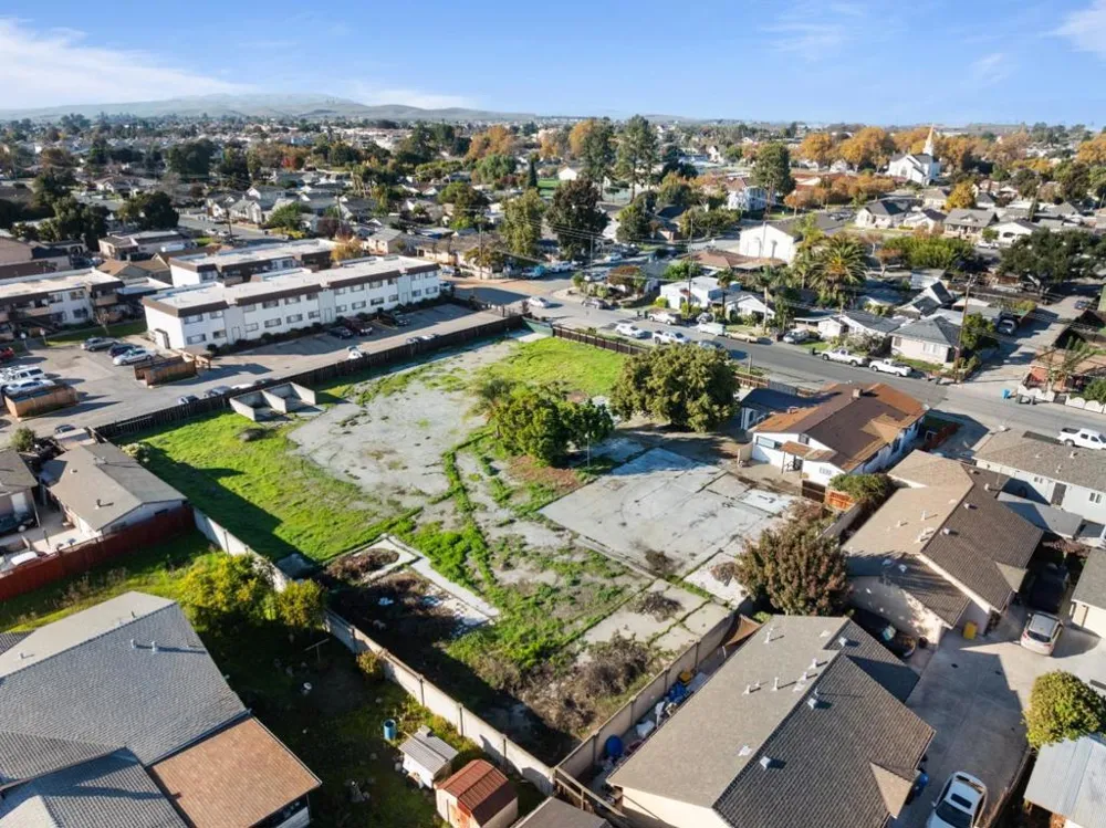 653 South Street Hollister, CA 95023