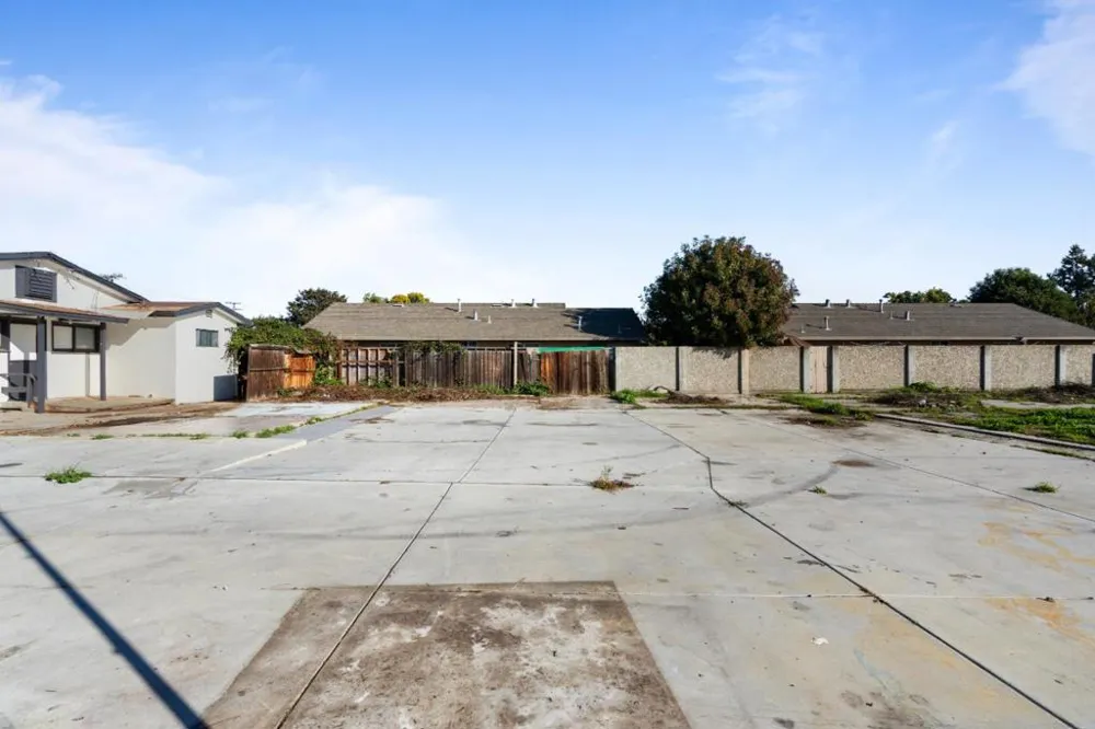 653 South Street Hollister, CA 95023