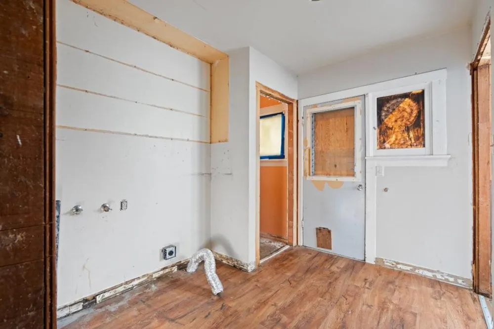 653 South Street Hollister, CA 95023
