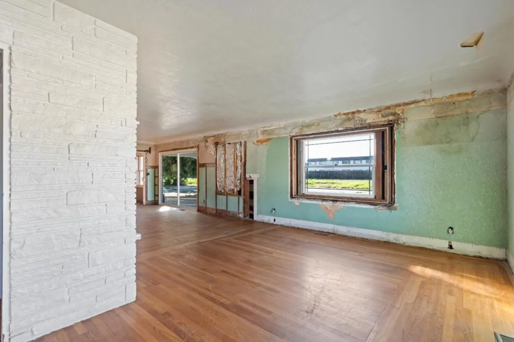 653 South Street Hollister, CA 95023