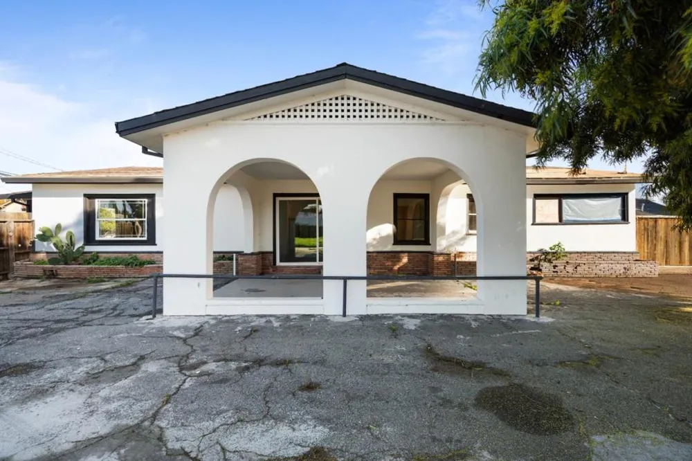 653 South Street Hollister, CA 95023