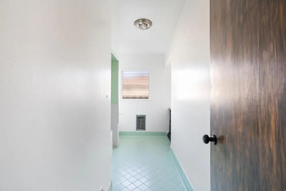 653 South Street Hollister, CA 95023