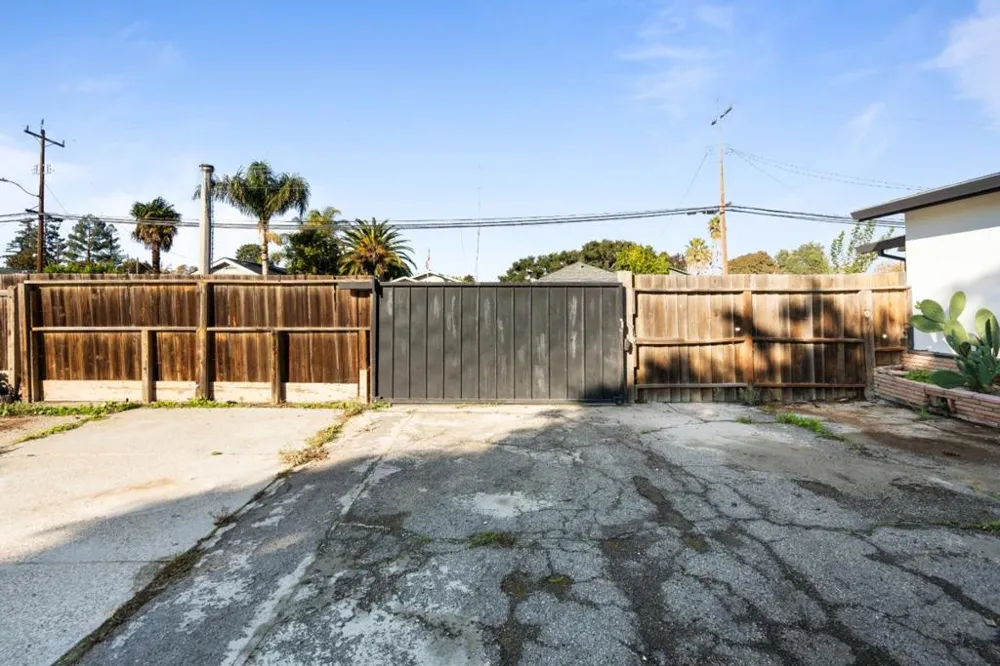 653 South Street Hollister, CA 95023