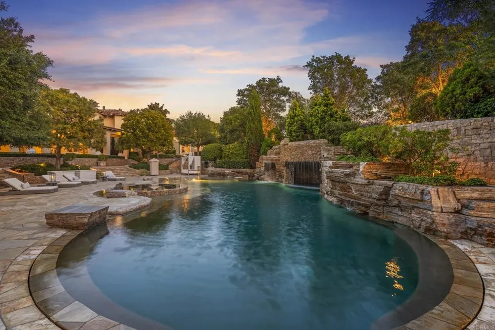 6853 Rancho Valencia Rd. Rancho Santa Fe, CA 92067