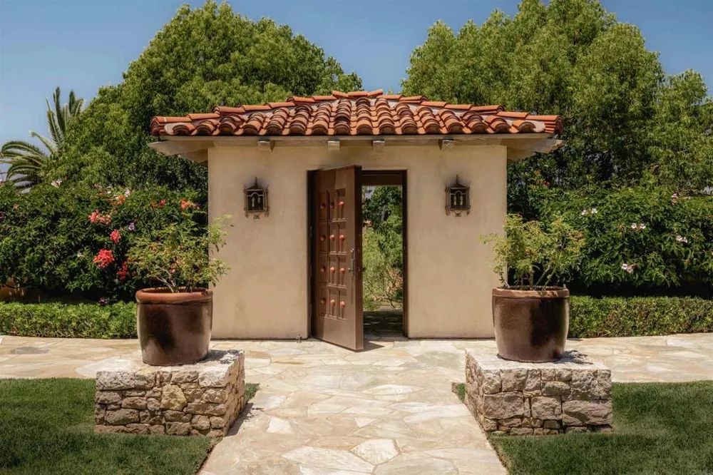 6853 Rancho Valencia Rd. Rancho Santa Fe, CA 92067