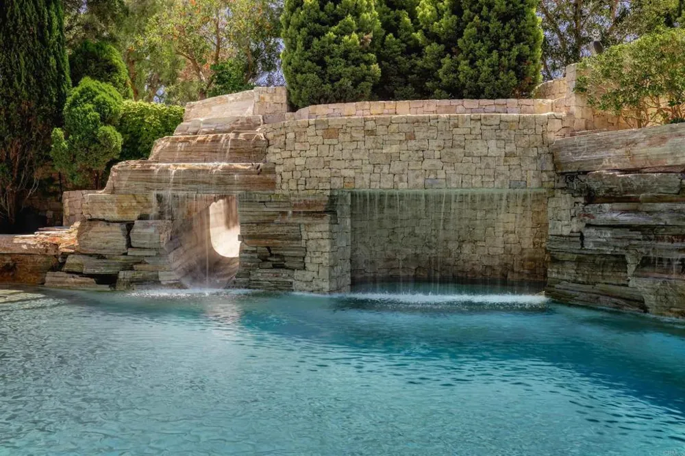 6853 Rancho Valencia Rd. Rancho Santa Fe, CA 92067