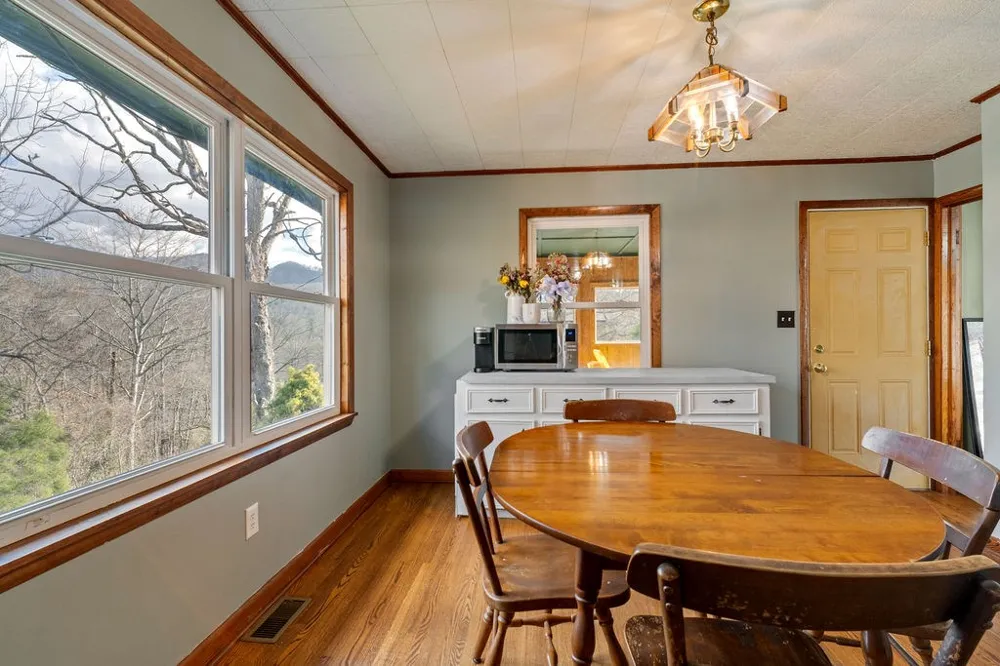 Claude Arnold Road Franklin, NC 28734