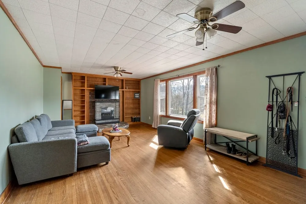 Claude Arnold Road Franklin, NC 28734