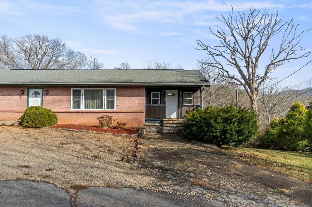 Claude Arnold Road Franklin, NC 28734