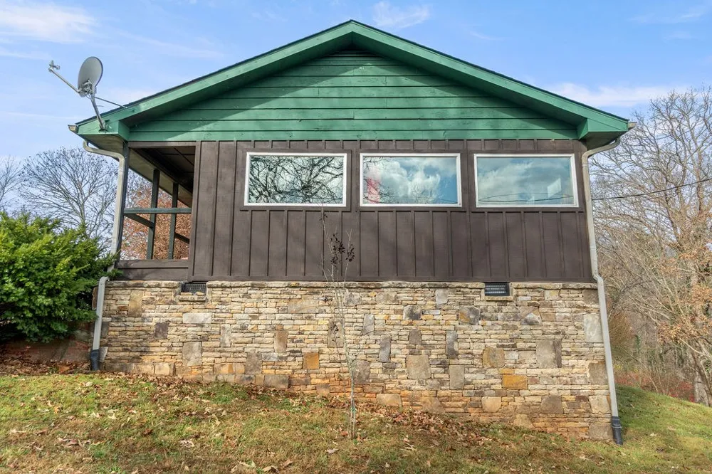 Claude Arnold Road Franklin, NC 28734