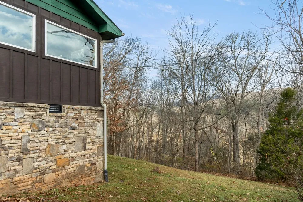 Claude Arnold Road Franklin, NC 28734