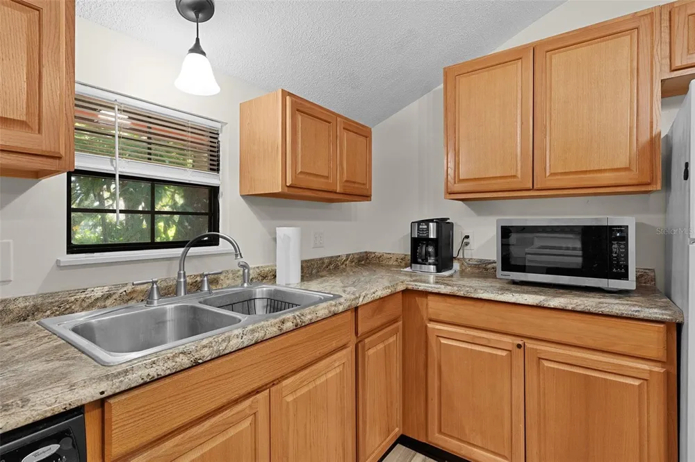 6250 & 5942 E C 478 Center Hill, FL 33514