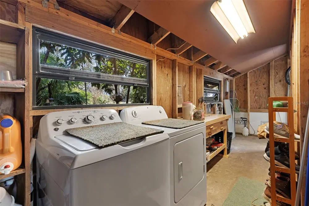 6250 & 5942 E C 478 Center Hill, FL 33514