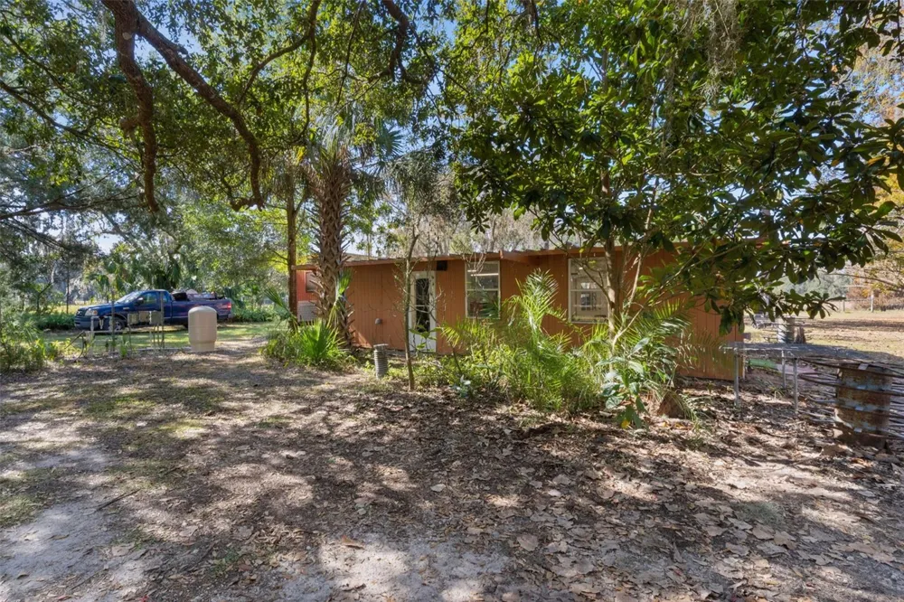 6250 & 5942 E C 478 Center Hill, FL 33514