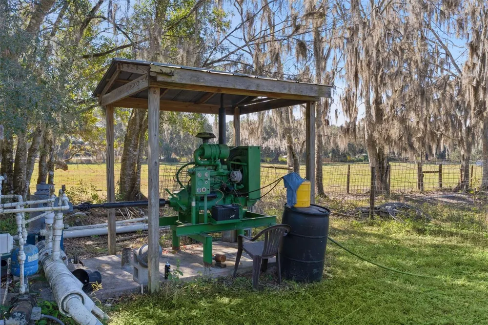 6250 & 5942 E C 478 Center Hill, FL 33514