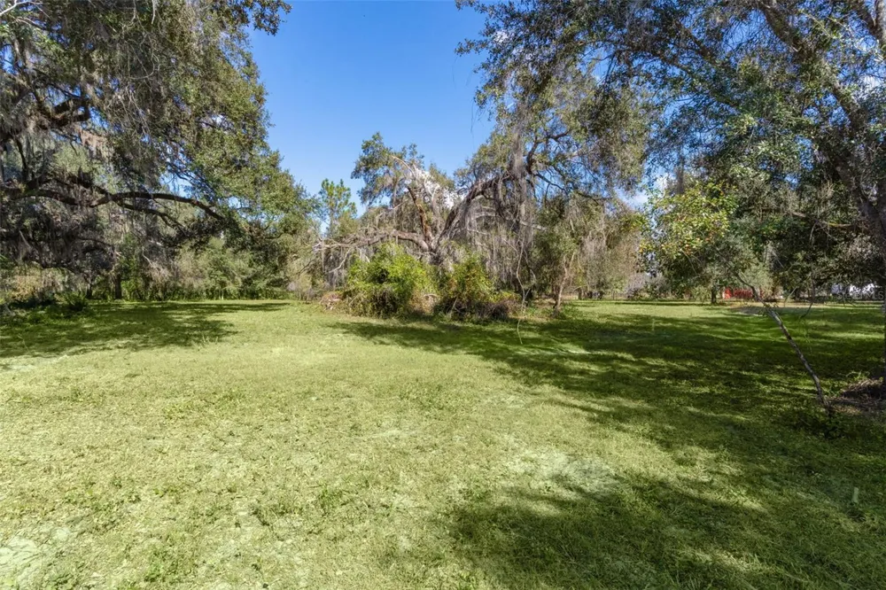 6250 & 5942 E C 478 Center Hill, FL 33514