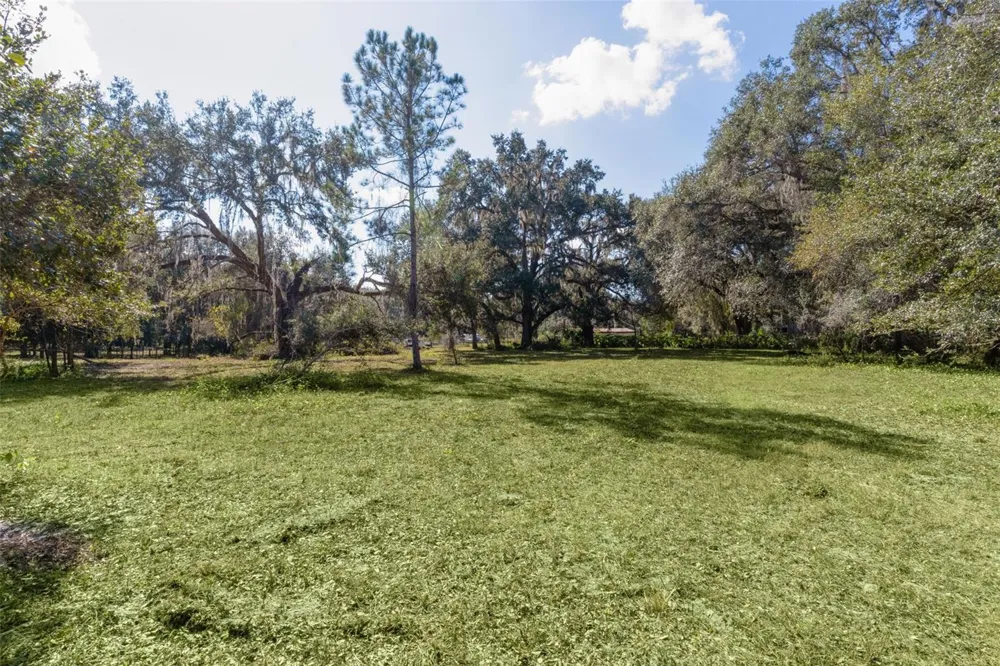 6250 & 5942 E C 478 Center Hill, FL 33514