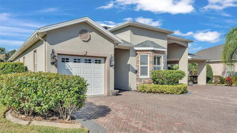 402 CRUISERS DRIVE Polk City, FL 33868